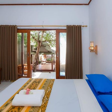 Radika House Apartamento Gili Trawangan Exterior foto