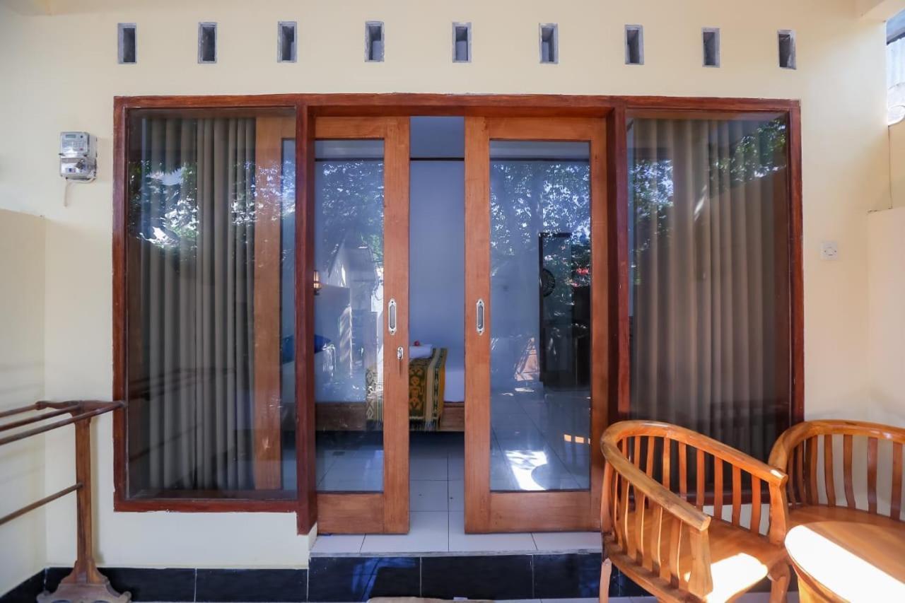 Radika House Apartamento Gili Trawangan Exterior foto
