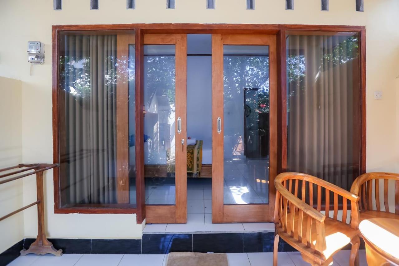 Radika House Apartamento Gili Trawangan Exterior foto