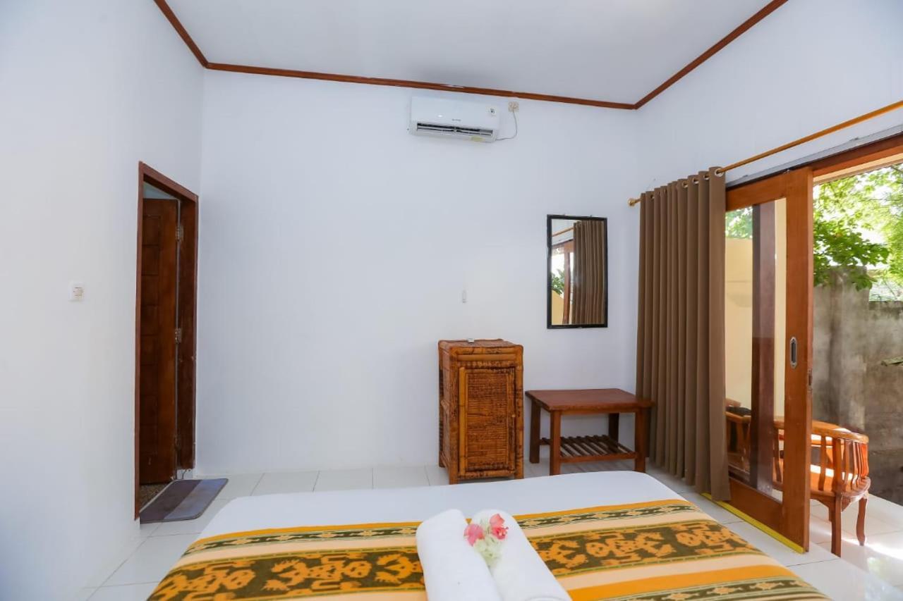 Radika House Apartamento Gili Trawangan Exterior foto
