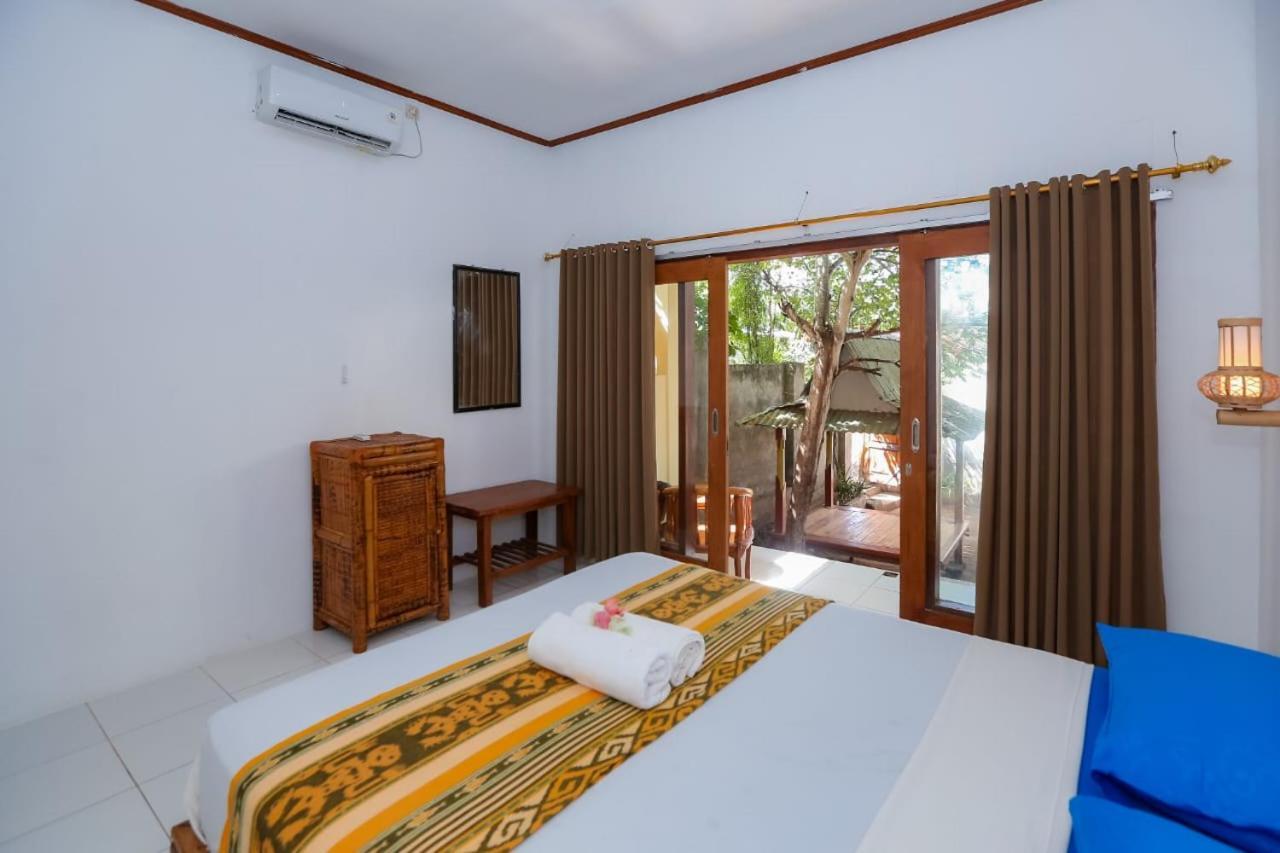 Radika House Apartamento Gili Trawangan Exterior foto
